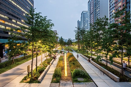 Gyeongui Line Forest Walkway Lighting Design Project, Seoul, Korea