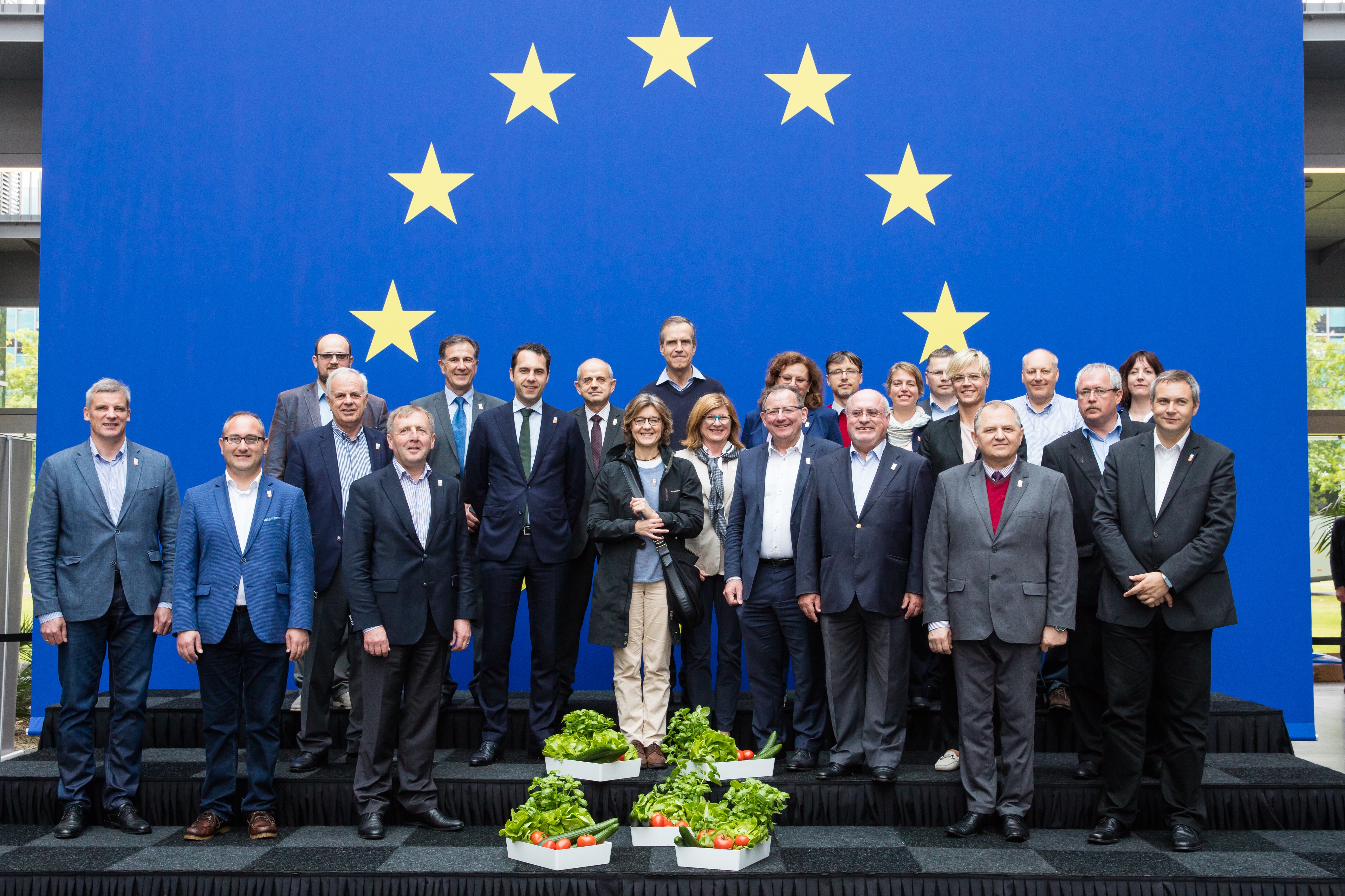 EU Agriculture Ministers see the LED light for food growth ...