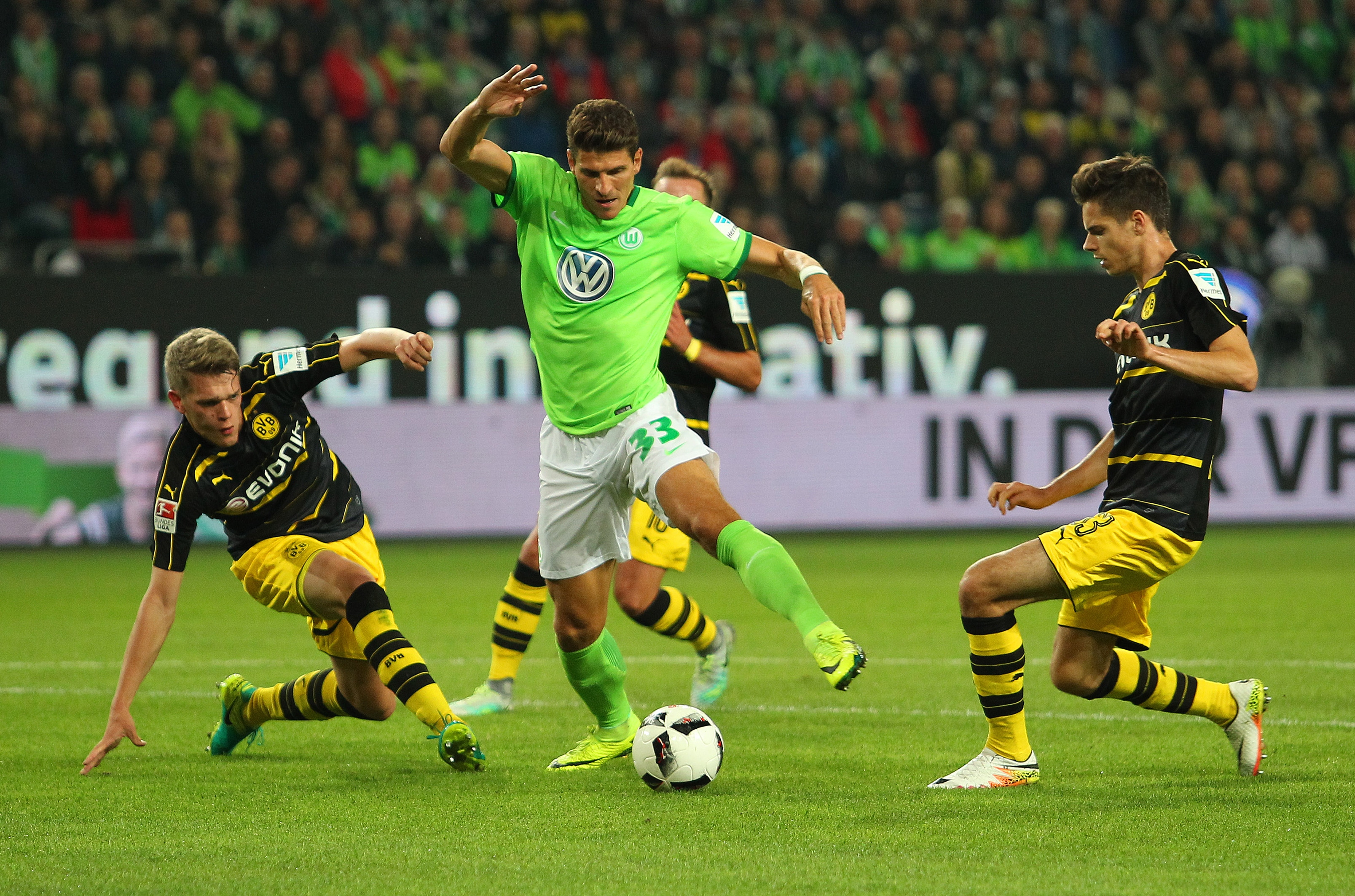Vfl Wolfsburg Kicks Off With Philips Lighting To Become First