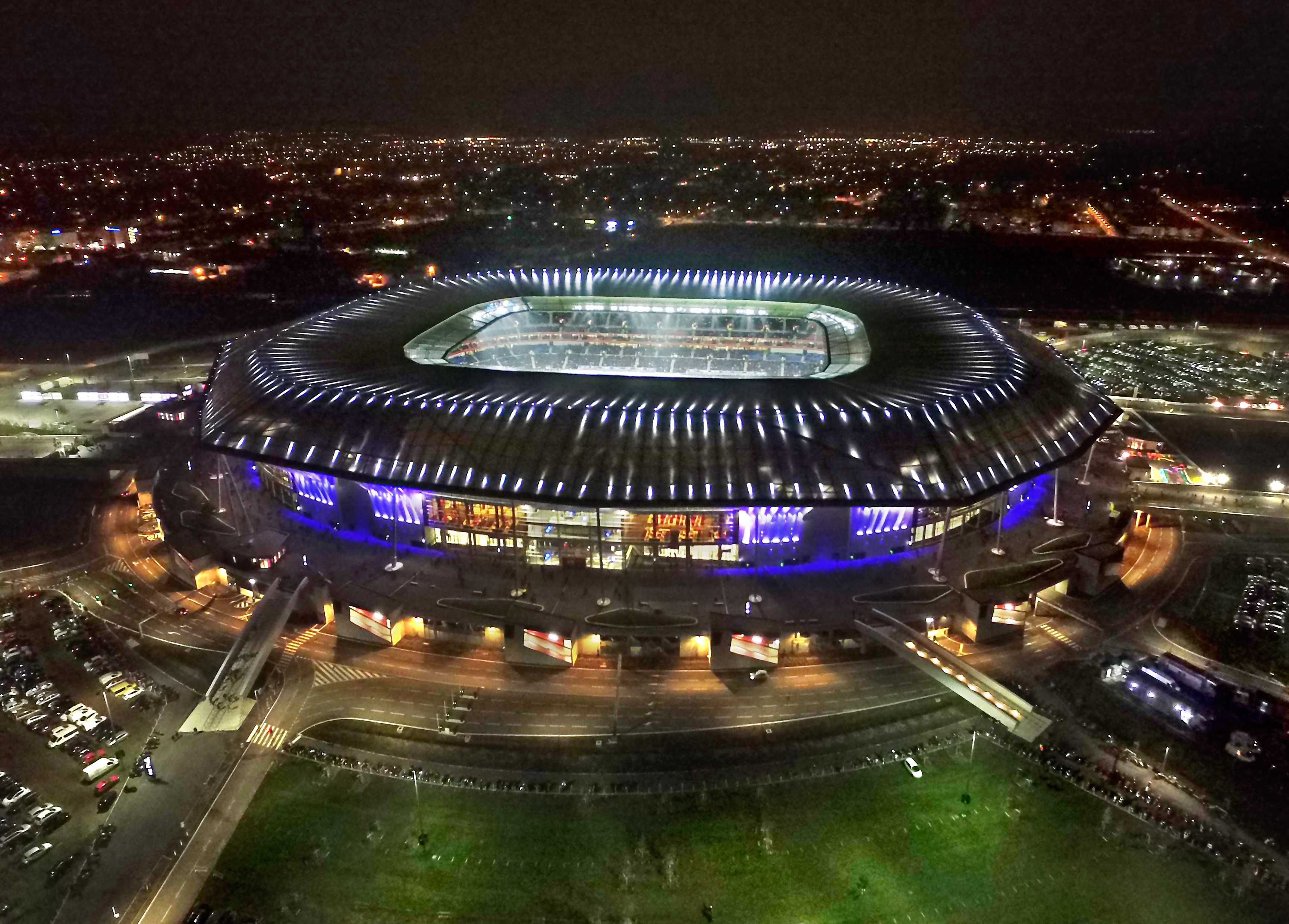 Philips-Lighting_Parc_Olympique_Lyonnais_stadium.jpg