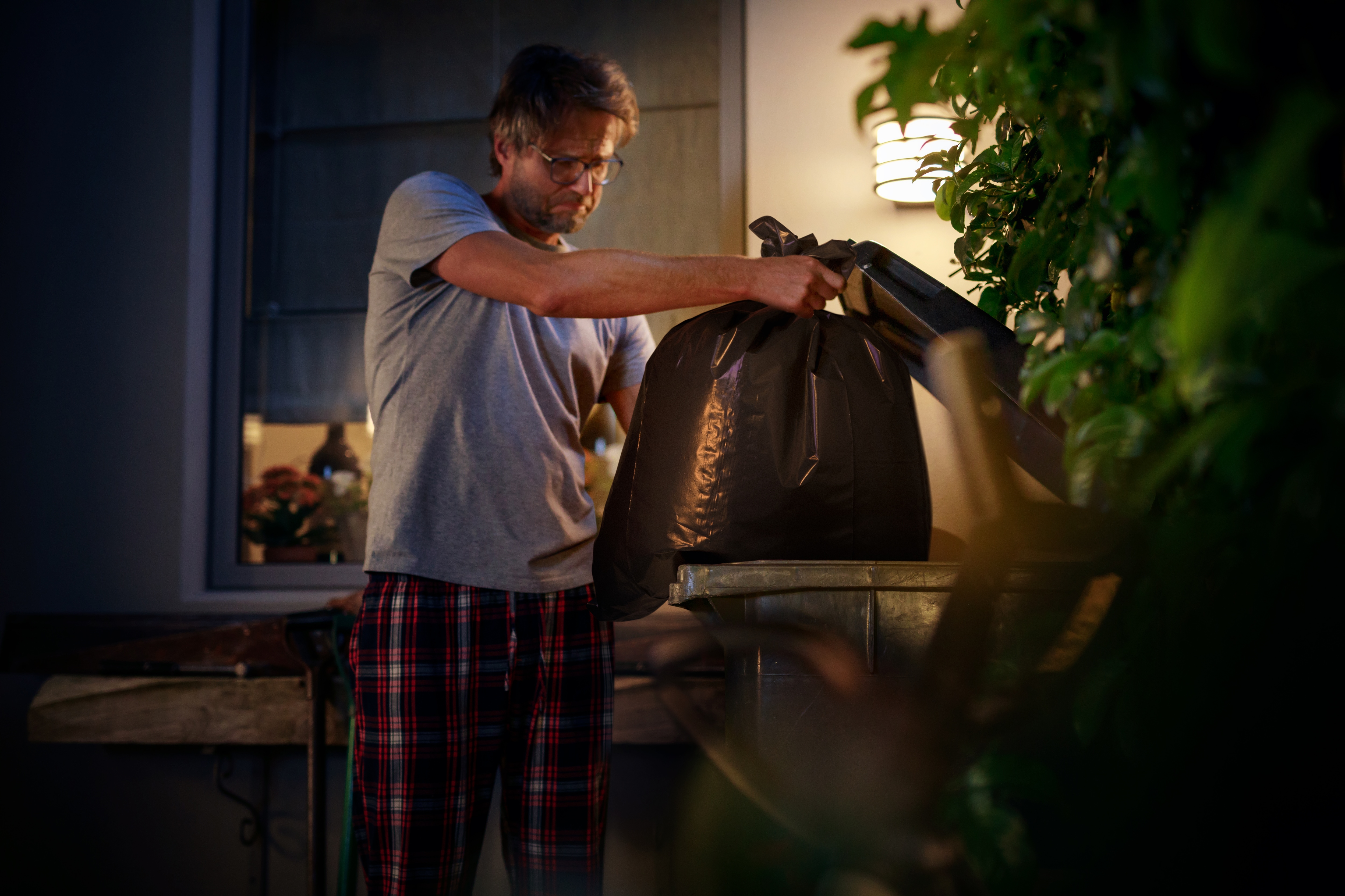 Extend Your Smart Lighting System This Summer With The New Philips High Res