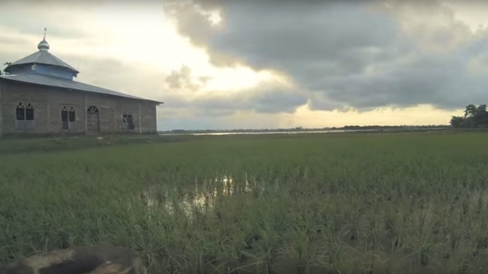 Philips solar indoor lighting system - How solar lighting transformed village life