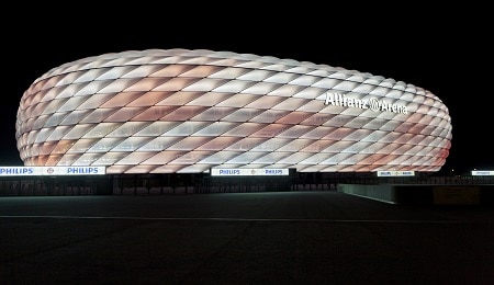Philips-connected-LED-lighting-for-Allianz-Arena_facade-lighting_white