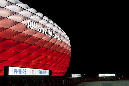 Philips-connected-LED-lighting-for-Allianz-Arena_facade-lighting-close-up