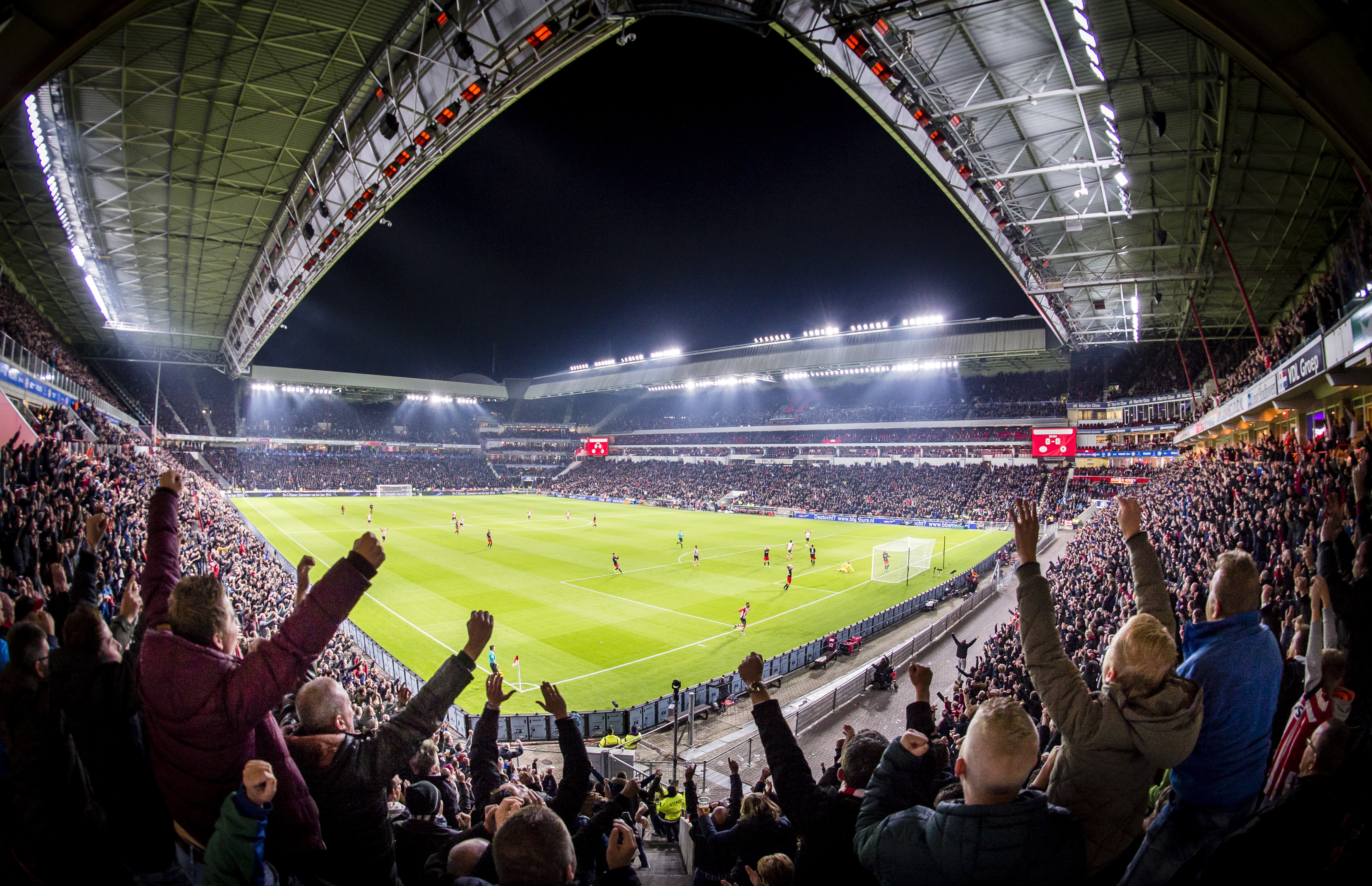 Psv オランダのプレミア リーグで初めて Led 照明下でキックオフするサッカー クラブとなる Philips Lighting