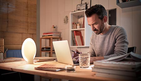 Philips White Ambiance Felicity table lamp