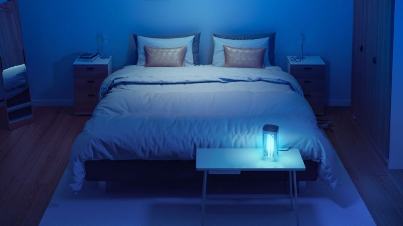 UV-C desk lamp in bedroom