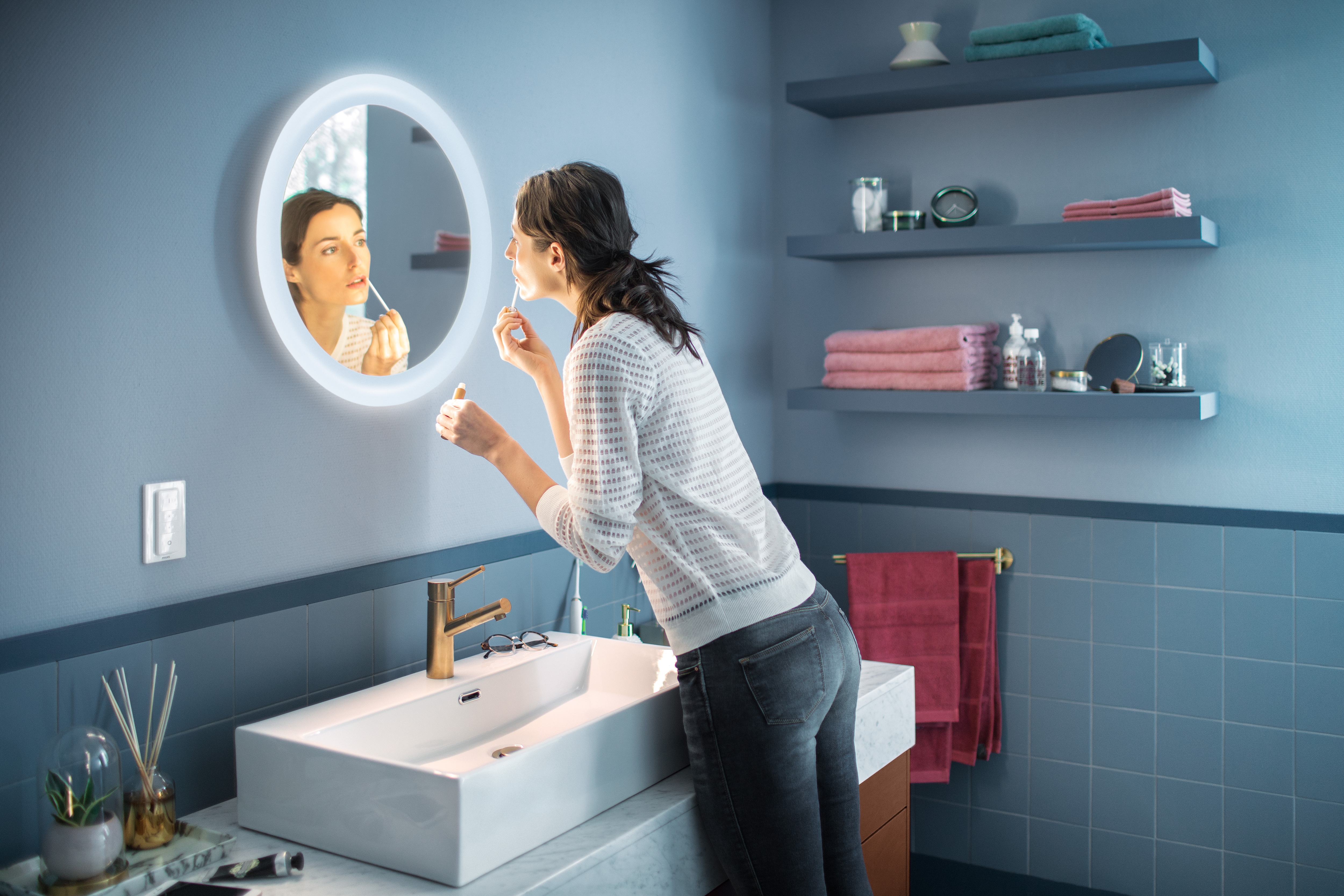 Mirror On The Wall Hue Is Smartest Of Them All Adore Energize