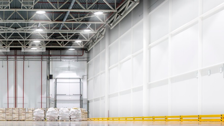 Signify amplia la linea HighBay con tre nuovi apparecchi LED