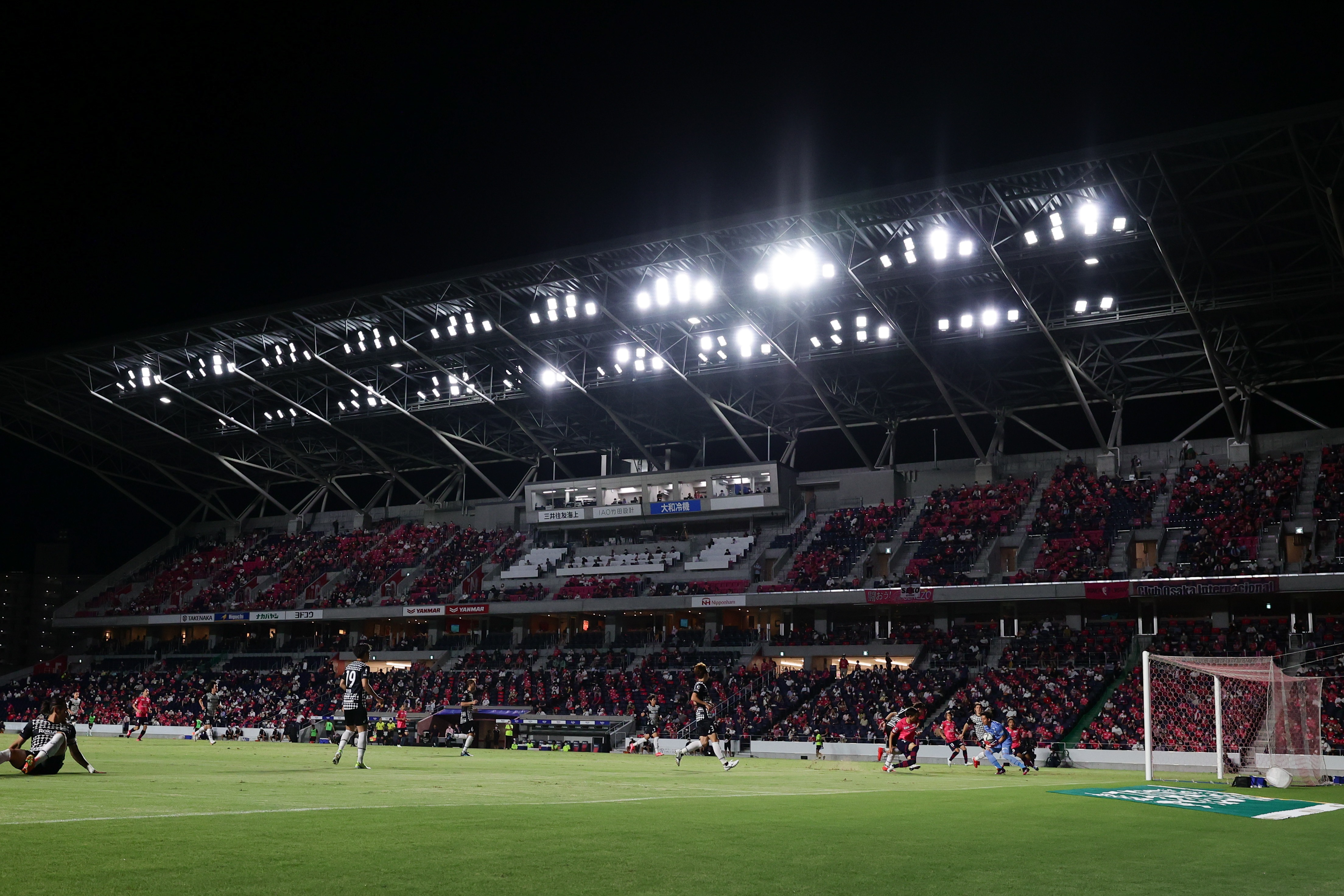 セレッソ大阪本拠地 ヨドコウ桜スタジアム へスタジアム用led 照明およびカラー演出用照明を導入 Signify企業ウェブサイト セレッソ大阪本拠地 ヨドコウ桜スタジアム へスタジアム用led 照明およびカラー演出用照明を導入 Signify企業ウェブサイト