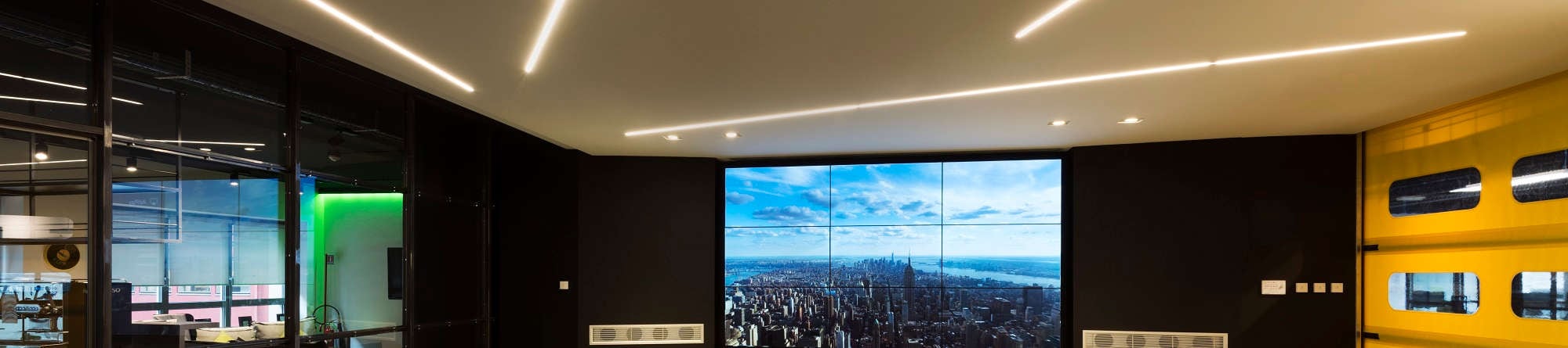 Smart and flexible office lighting for Deloitte