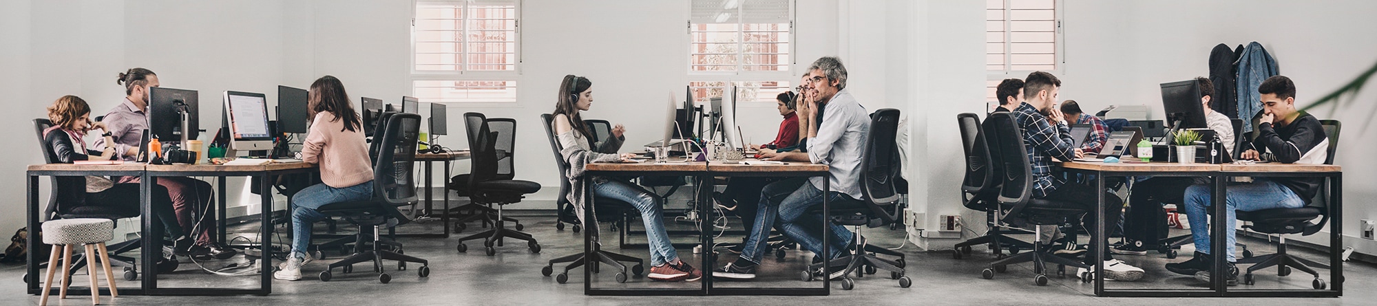 Welcome to connected lighting for a creative workplace