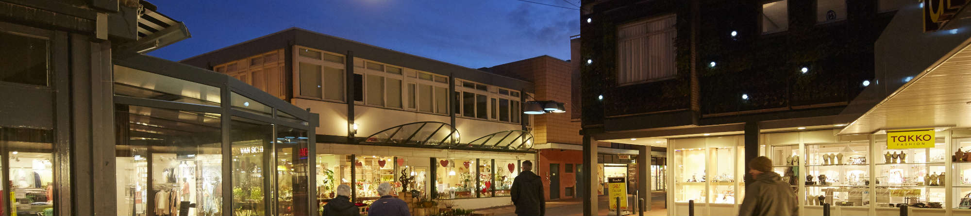 Create a vibrant city center with smart LED lighting