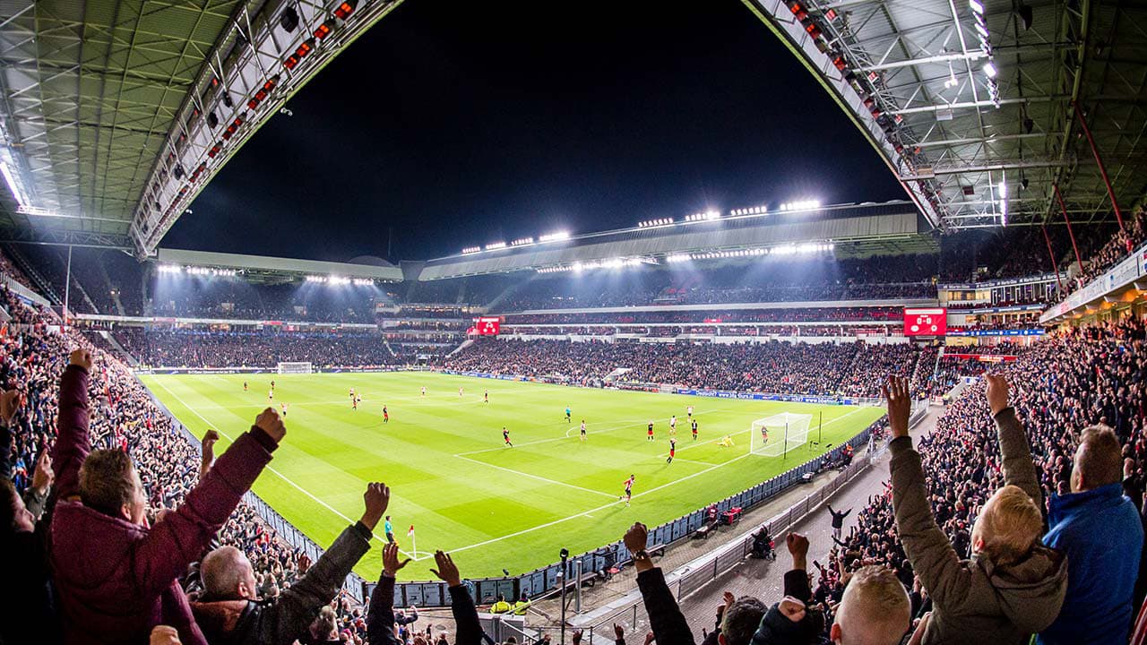 Soluții de iluminat pentru arene și stadioane | Signify România