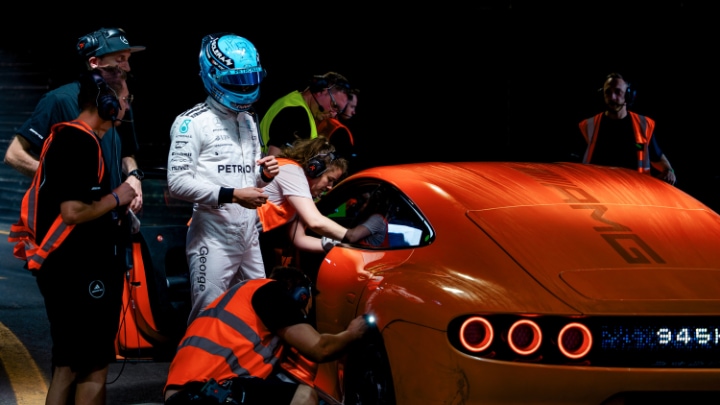Osvětlení Signify podporuje rekordní jízdu Mercedes-AMG