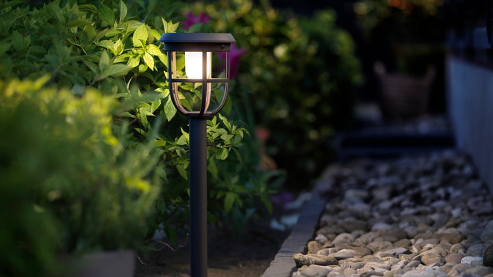 Signify präsentiert ultraeffiziente Philips Radii Solarleuchte