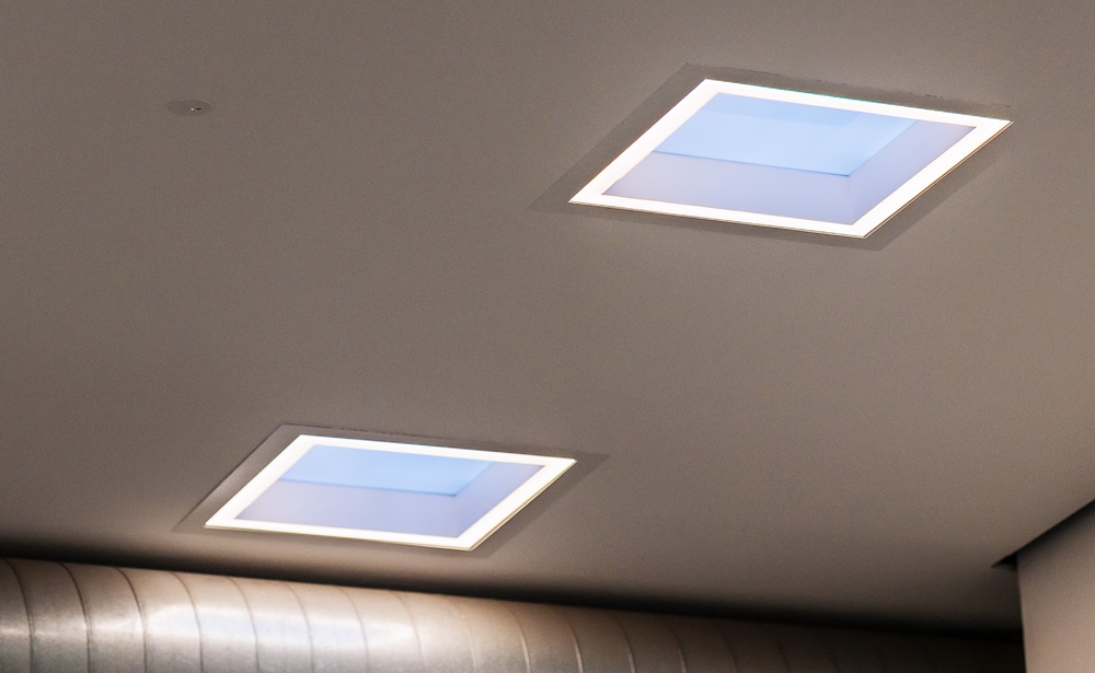 Solare Straßenbeleuchtung in der Falcon City of Wonders, Dubai