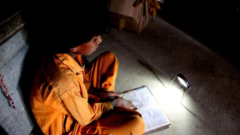 Lighting Indonesia with solar power people
