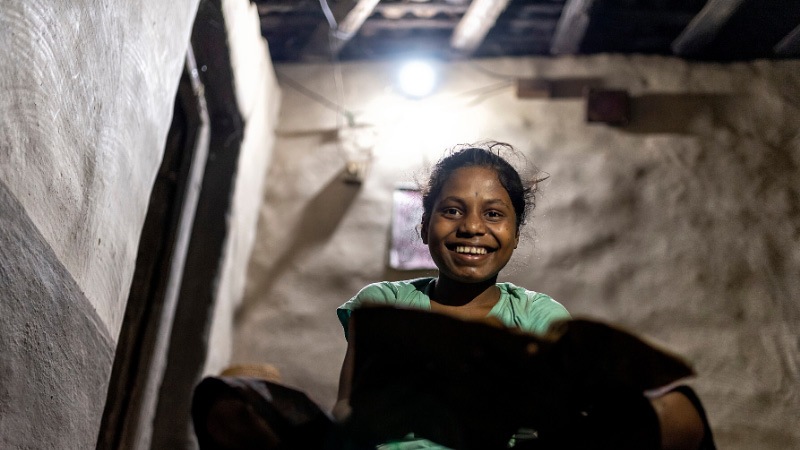 Extending the day with solar streetlights-1