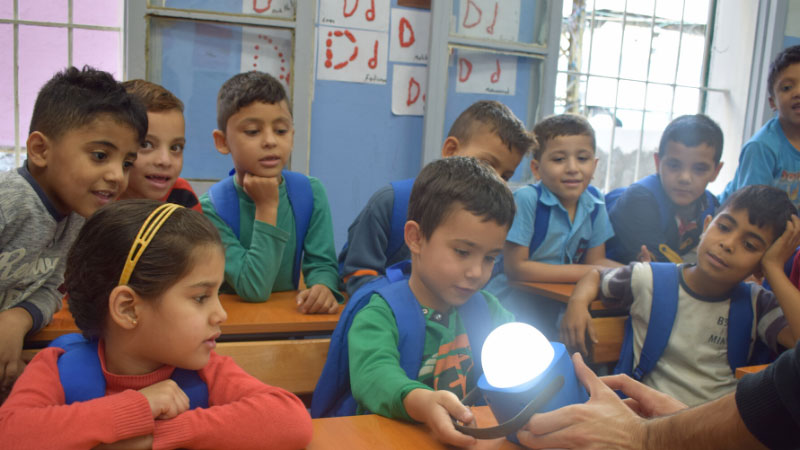 Lighting for schools and refugee camps with Jusoor
