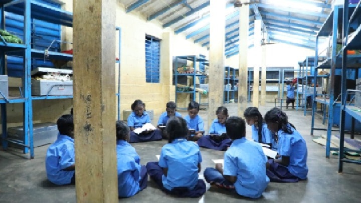 Lighting up a school in Thiruvallur with Signify Volunteers