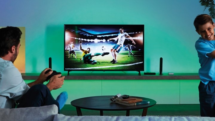 Philips Hue Play HDMI Sync Box crea una experiencia de entretenimiento  inmersiva en el hogar - Luces CEI