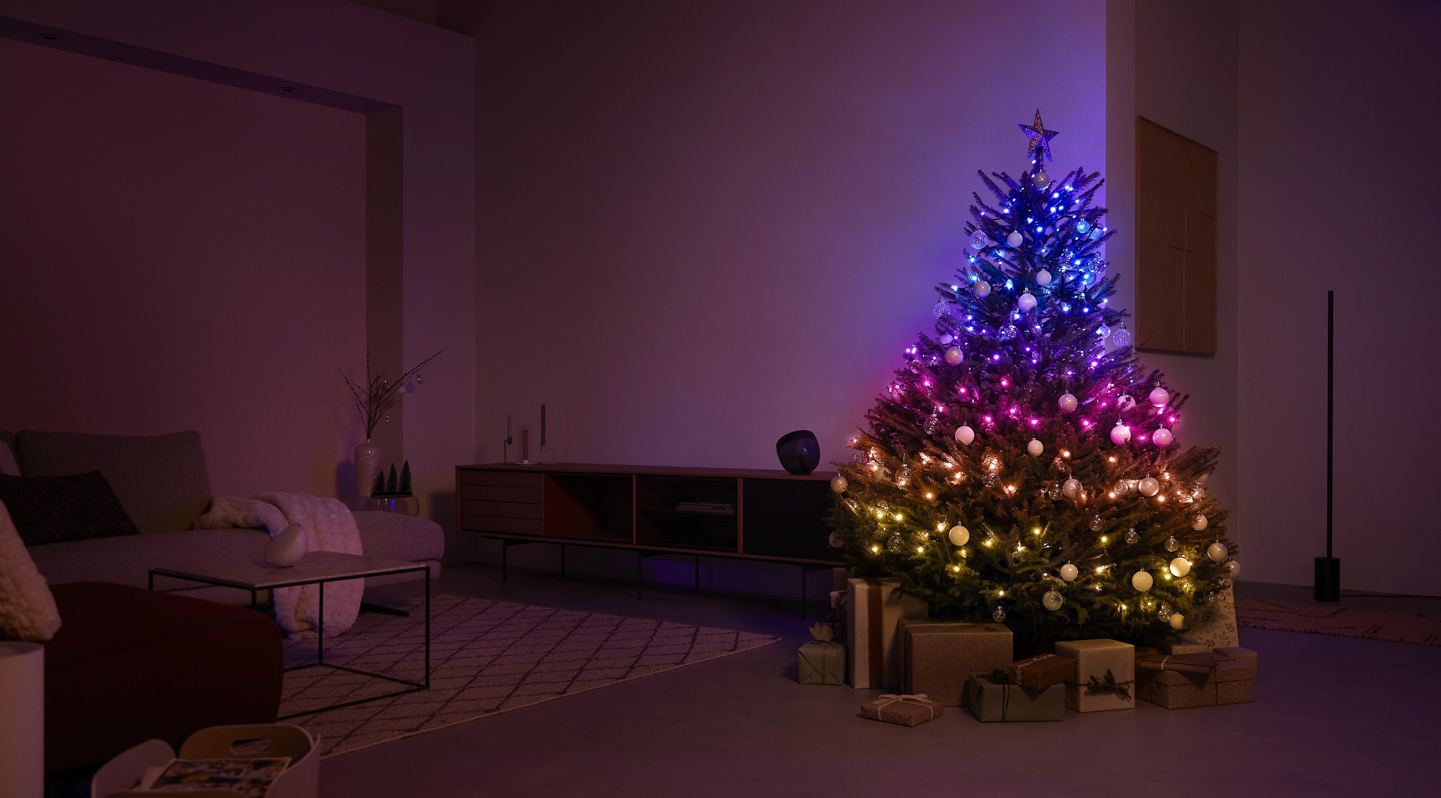 Philips Hue Festavia string lights for the holidays | Signify Company  Website