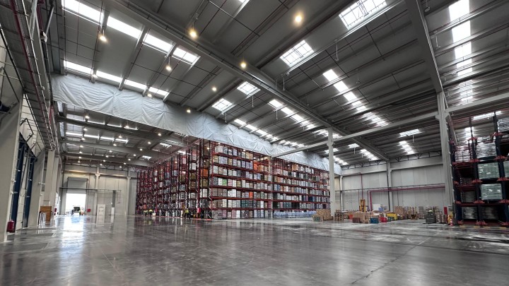 Hiperber apuesta por la iluminaci&oacute;n conectada para su plataforma log&iacute;stica