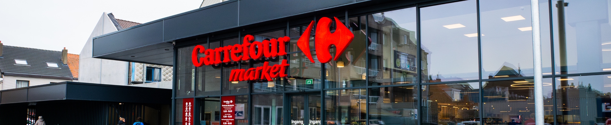 Carrefour optimises shopping experience with circular lighting