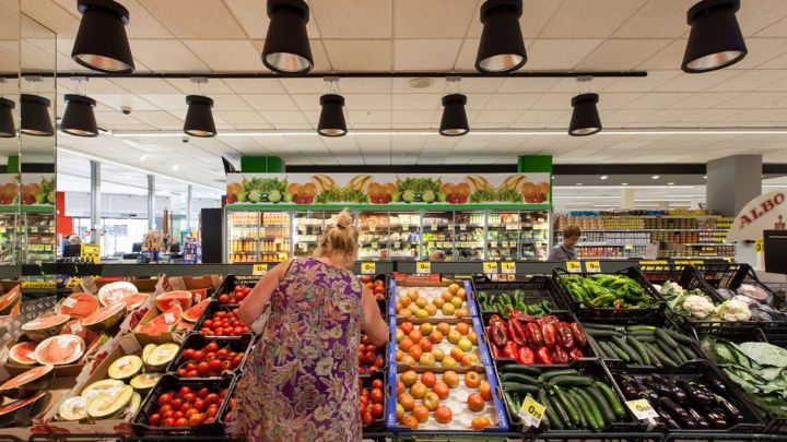 Retail Lighting Strategies: Boost Experience, Engagement & Sales