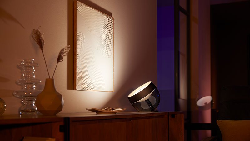 Iris table lamp