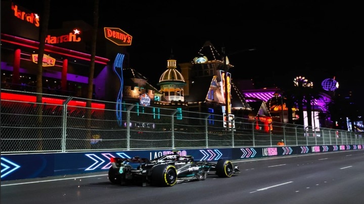 Signify Lighting the Night in Formula 1 Racing