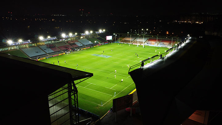 /content/dam/signify/en-gb/our-offers/for-professionals/sports-lighting/twickenham-stoop.jpg