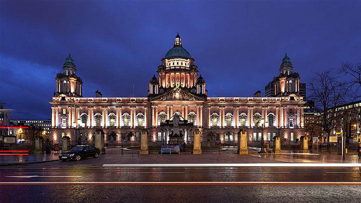 /content/dam/signify/en-gb/our-offers/for-professionals/urban-lighting/belfast-city-hall.jpg