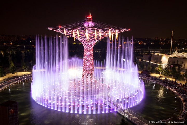 Light fountain