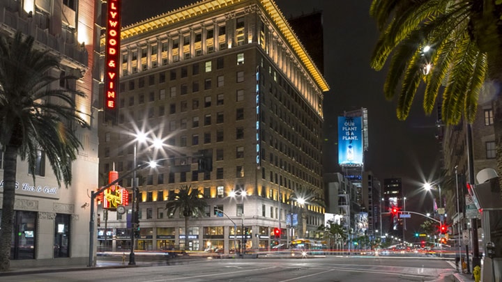 Street lighting in LA