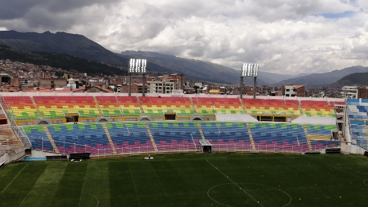 Estadio Garcilaso de la Vega, Per&uacute;