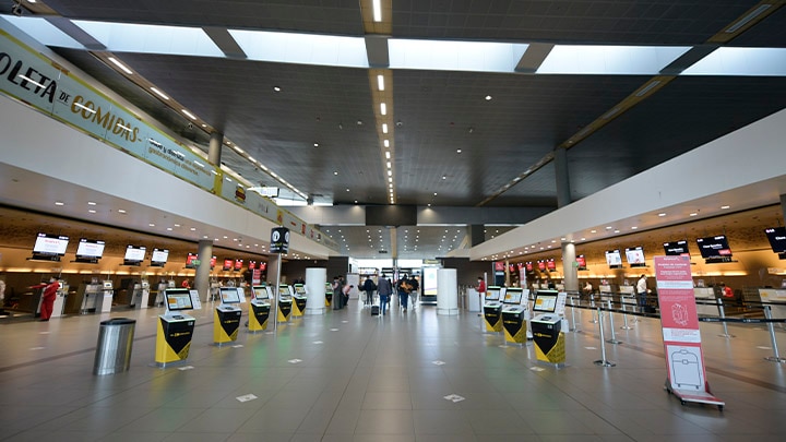 El aeropuerto internacional más importante de Colombia, implementa la iluminación impresa en 3D
