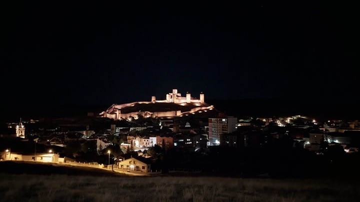 Molina de Aragón completa su skyline nocturno