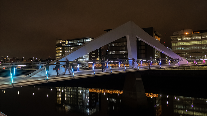 The illuminated Tradeston Bridge