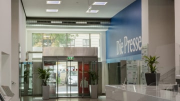 NatureConnect bringt Tageslicht ins Foyer der Styria Media Group