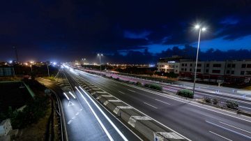 Λύσεις φωτισμού μεταφορών: Αυτοκινητόδρομοι, σήραγγες, αεροδρόμια και λιμάνια